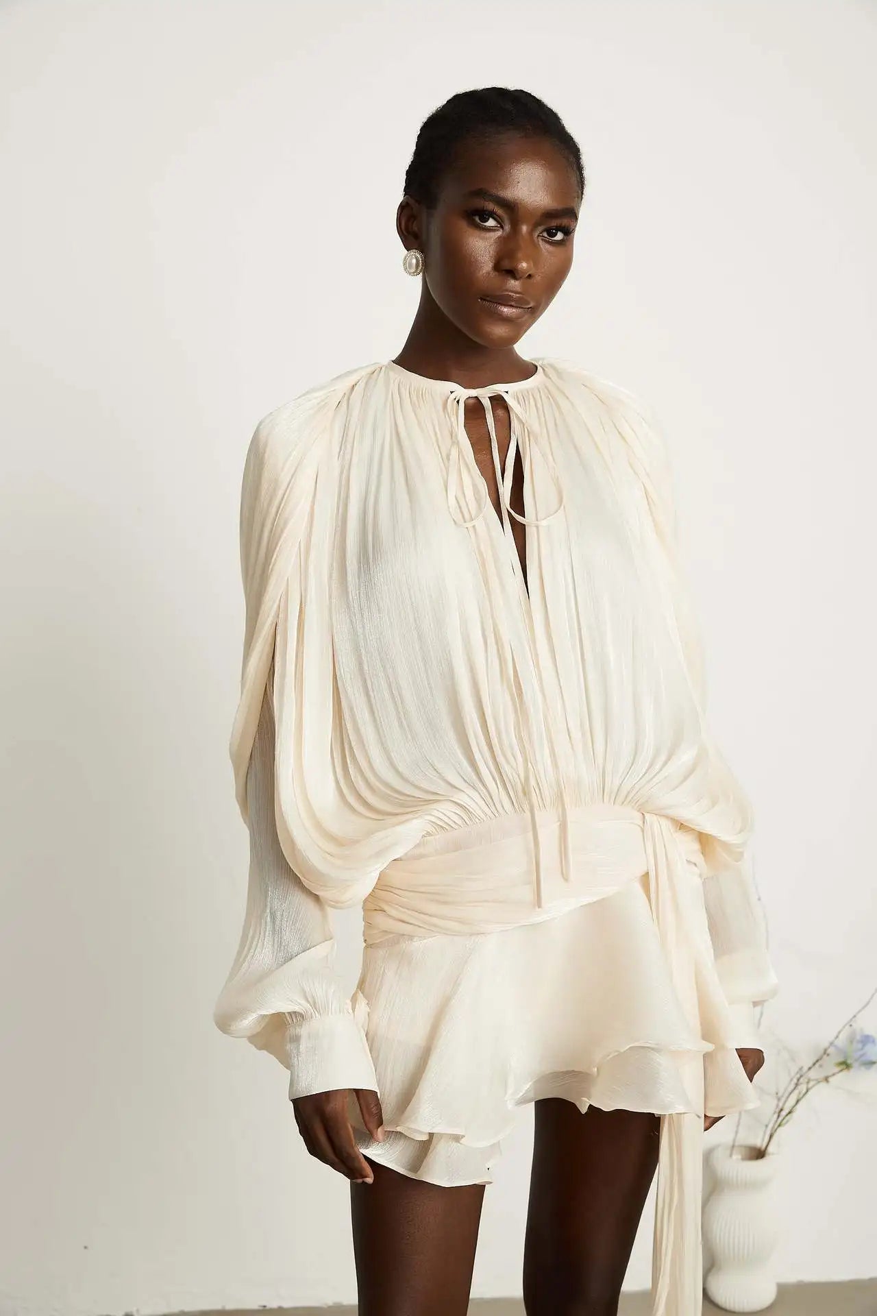 Vestido Corto Encaje Manga Puff Cuello V Holgado