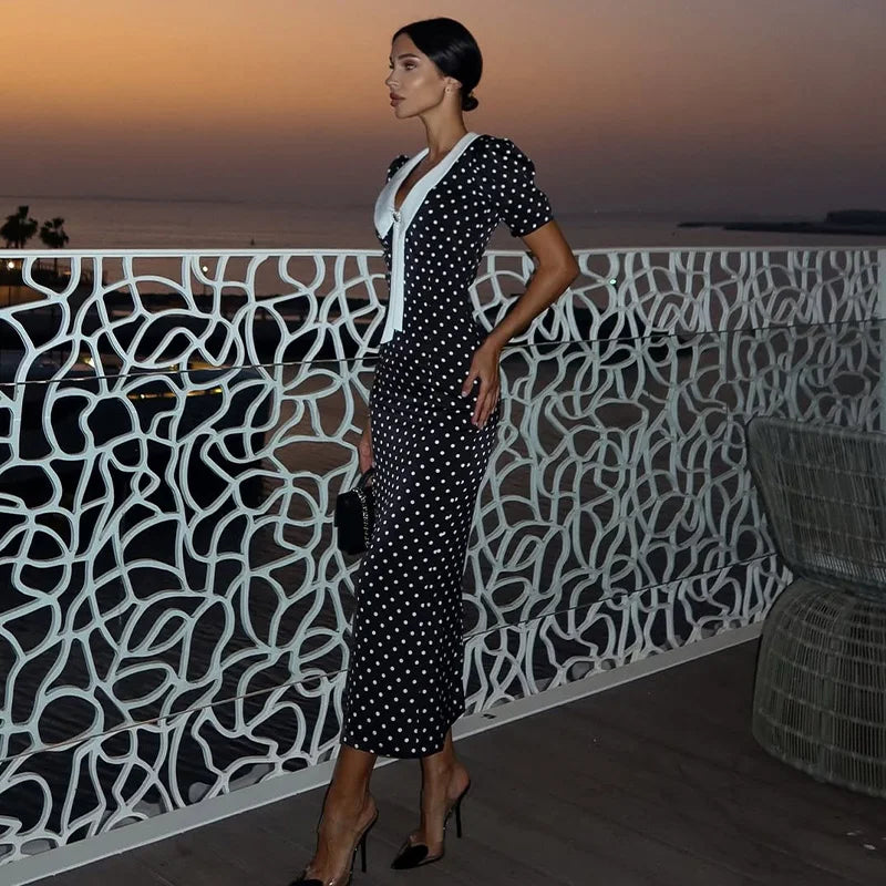 Vestido Largo Negro Puntos Blancos Ajustado Cuello V