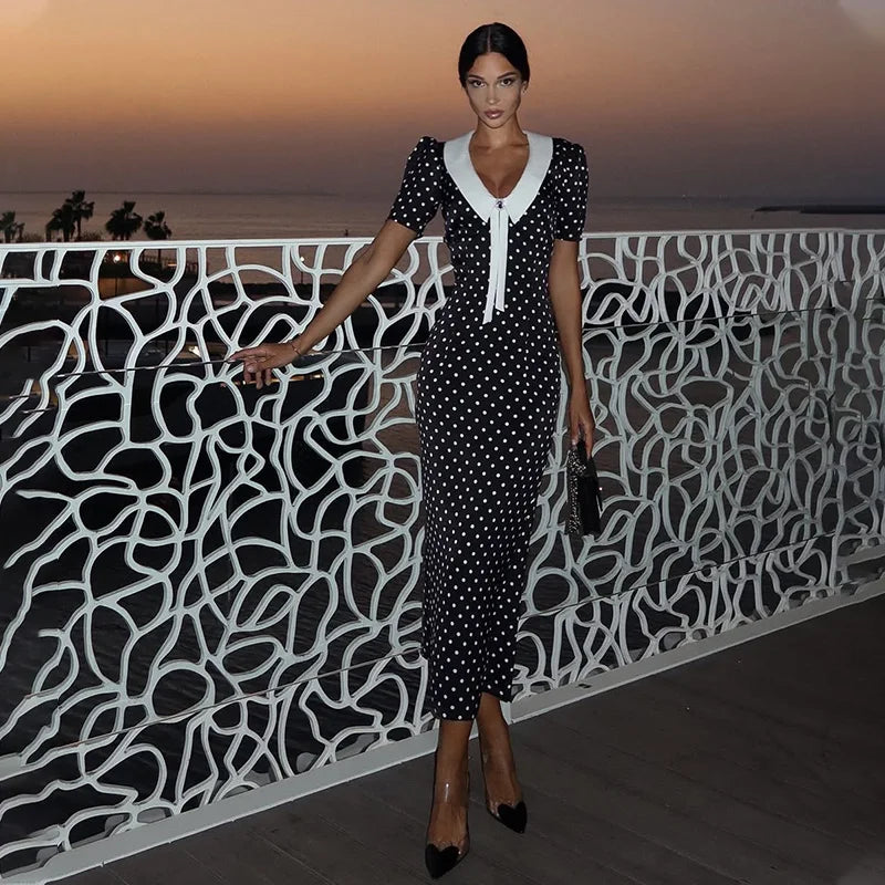 Vestido Largo Negro Puntos Blancos Ajustado Cuello V