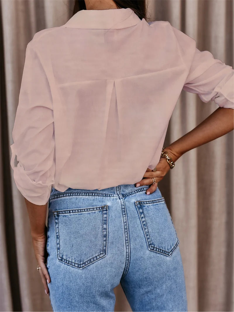 Blusa Holgada Cuello Doblado Manga Larga con Botón