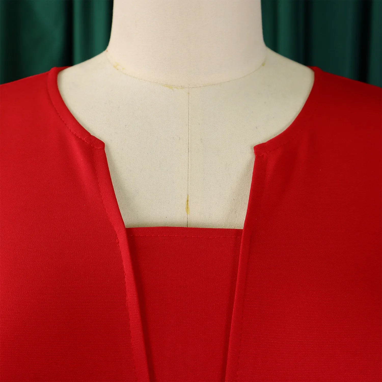 Vestido de Oficina Plisado Escote V Cintura Alta Cinturón Elegante