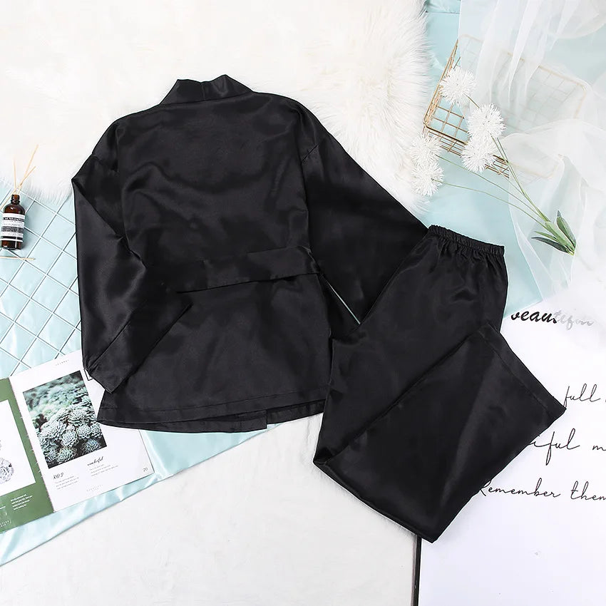 Pijama Dos Piezas Satinado con Cinturón Mujer Estilo Elegante