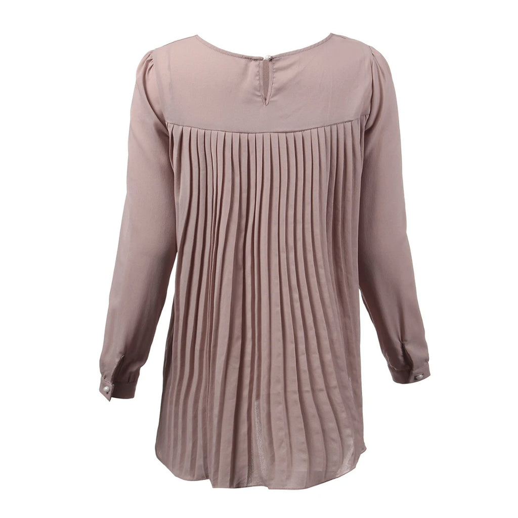 Blusa de chifón rosa suave con cuello en V y mangas largas, plisados delanteros, ideal para oficina.