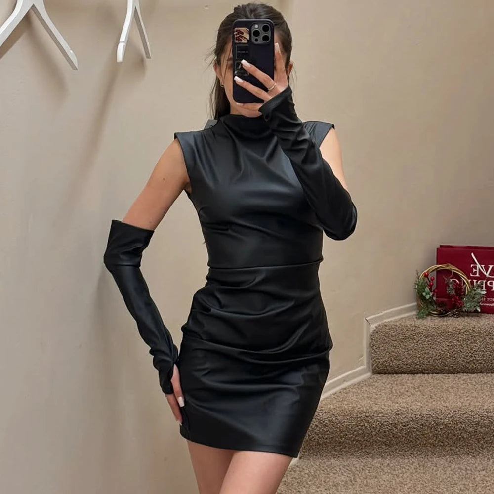 Vestido Mini Cuero Ajustado - Sin Mangas Y2K