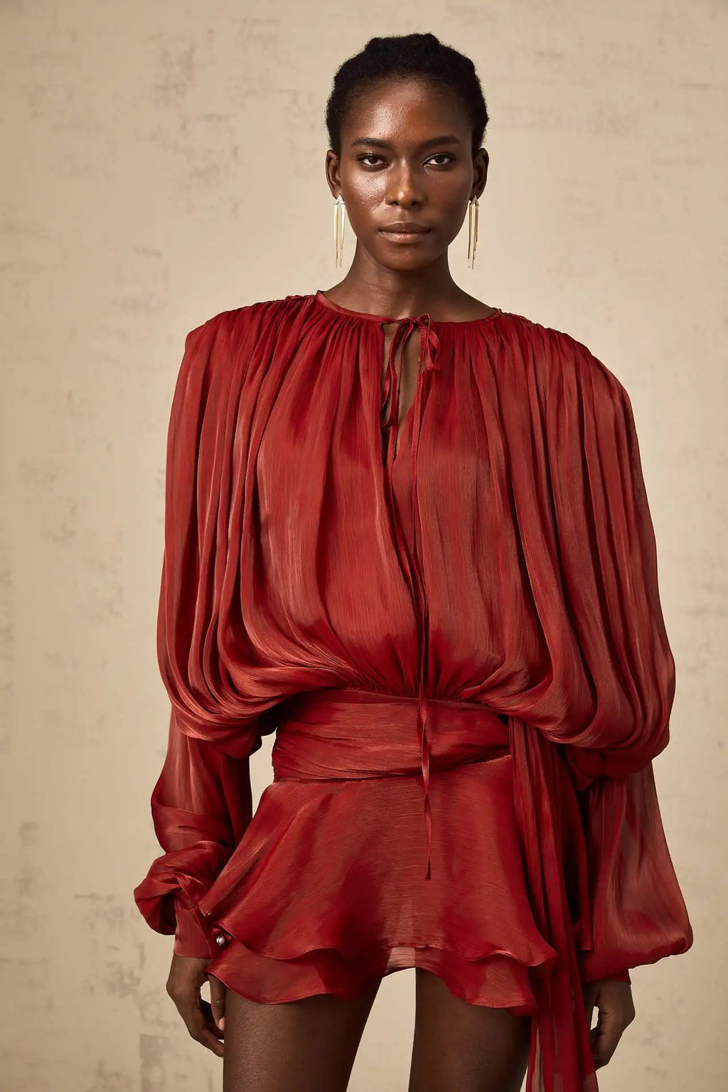 Vestido Corto Encaje Manga Puff Cuello V Holgado