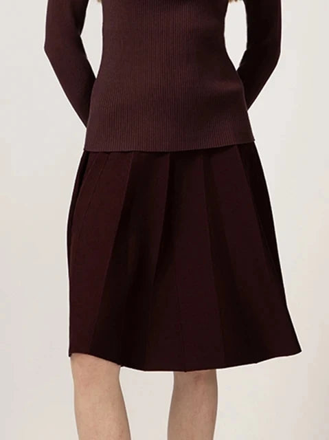 Falda tejida de algodón hasta la rodilla corte slim