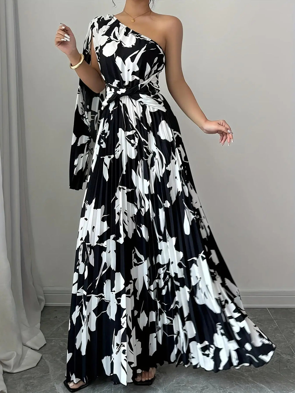 Vestido de Gala Floral Negro Un Hombro Manga Abullonada Cintura Fruncida Elegante