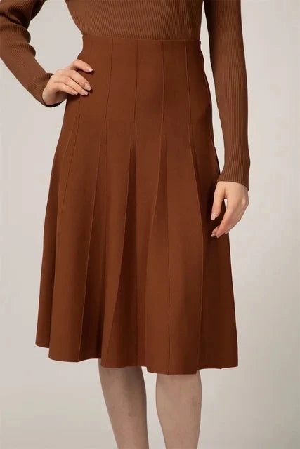 Falda tejida de algodón hasta la rodilla corte slim