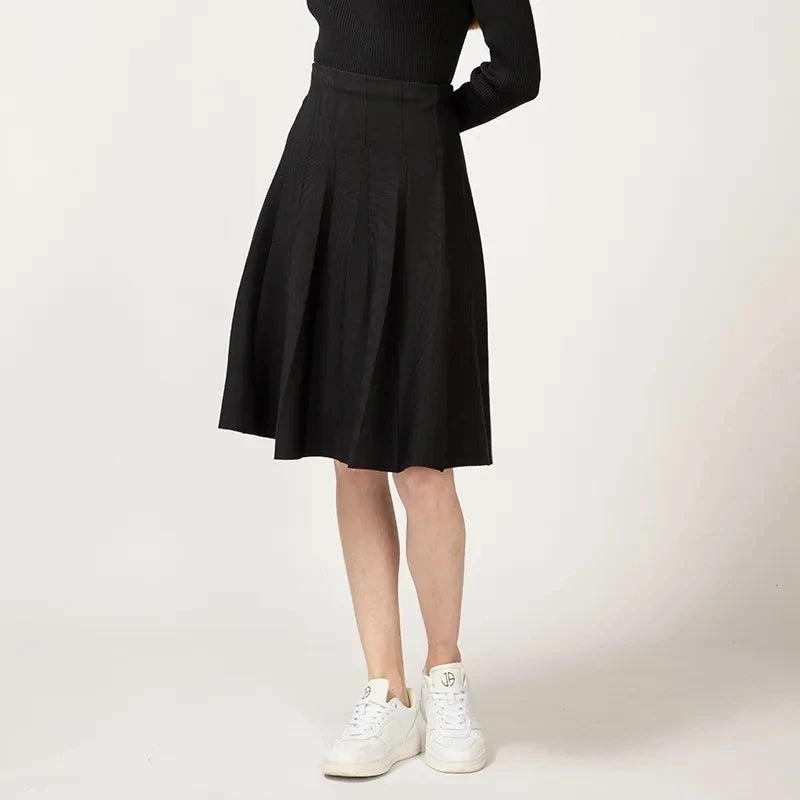 Falda tejida de algodón hasta la rodilla corte slim