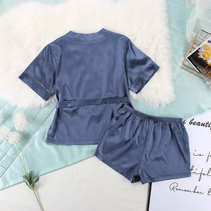 Pijama Dos Piezas Satinado con Cinturón Mujer Estilo Elegante