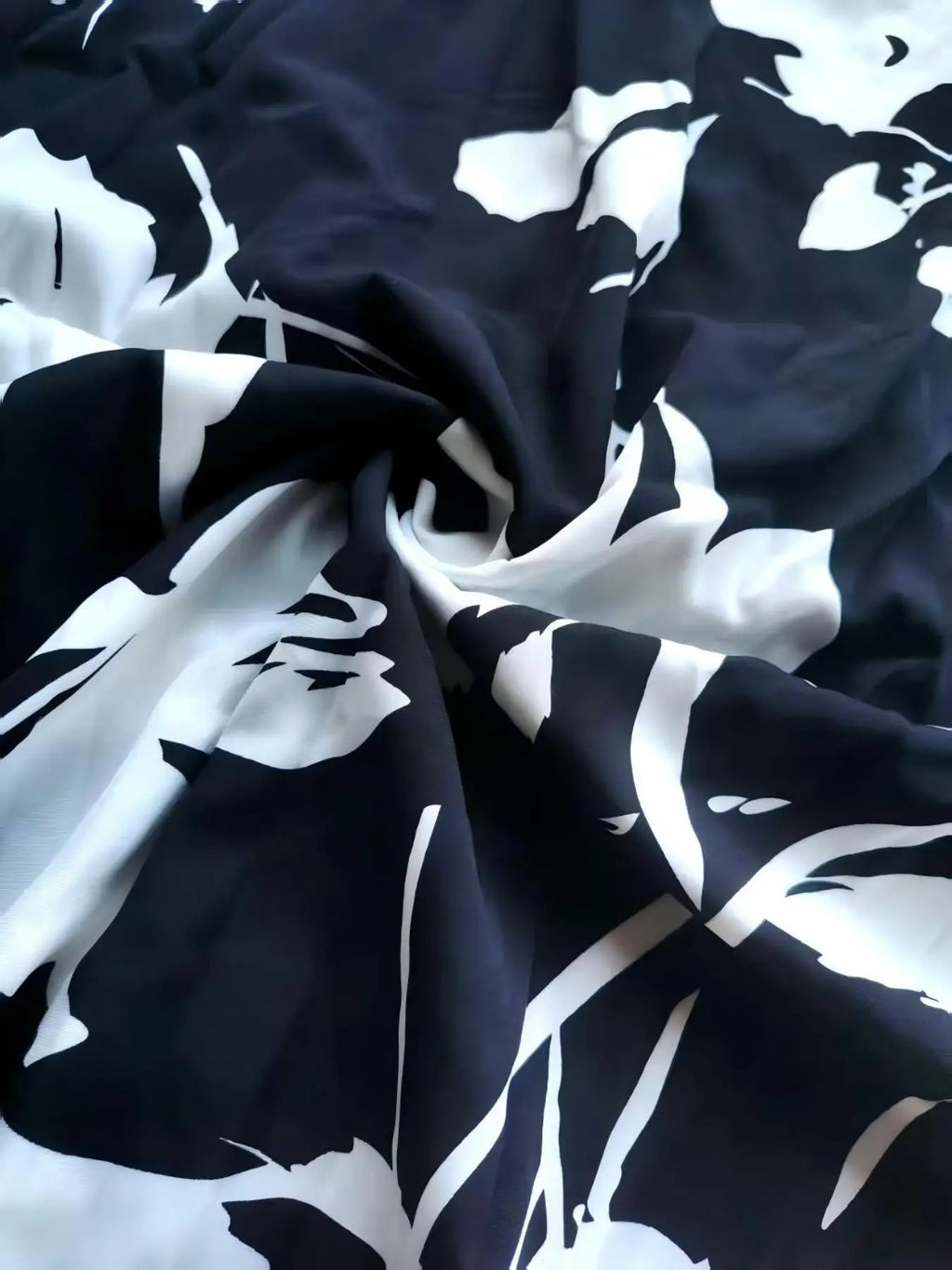 Vestido de Gala Floral Negro Un Hombro Manga Abullonada Cintura Fruncida Elegante