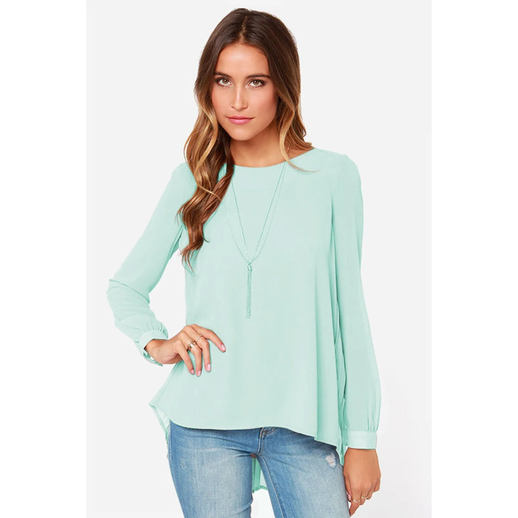 Blusa chifón color menta con manga larga y cuello V, caída suave, ideal para oficina.