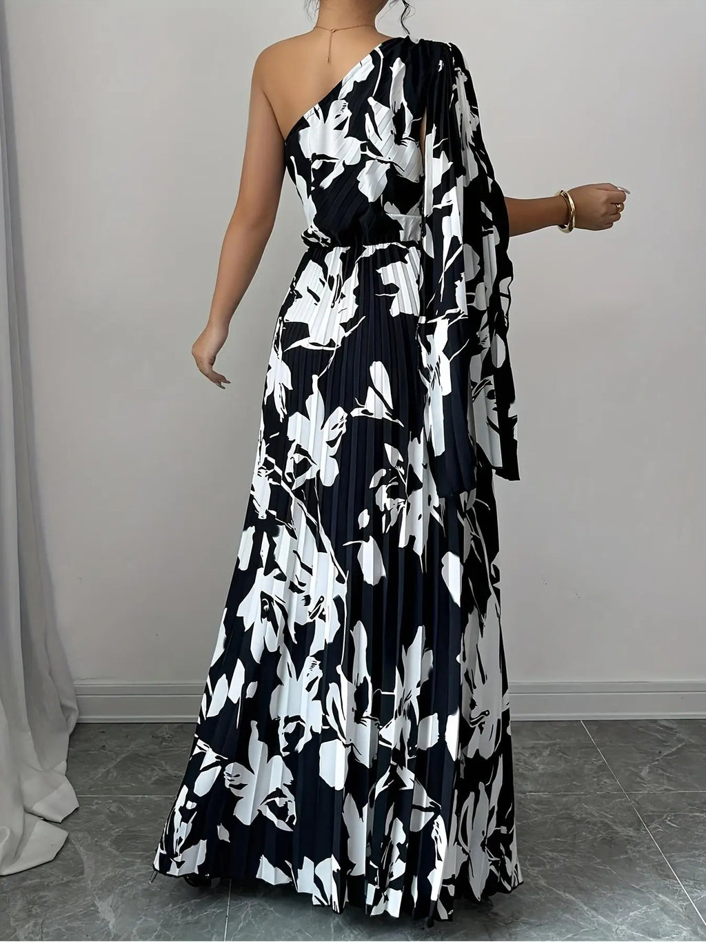 Vestido de Gala Floral Negro Un Hombro Manga Abullonada Cintura Fruncida Elegante