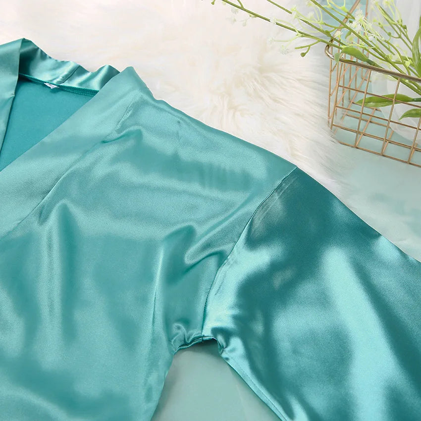 Pijama Dos Piezas Satinado con Cinturón Mujer Estilo Elegante