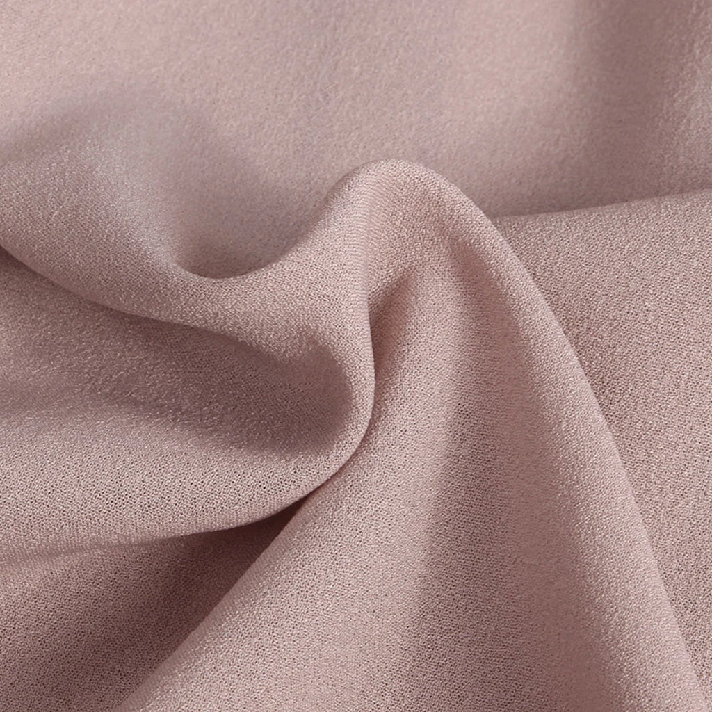 Chifón rosa palo para blusa elegante, caída suave.