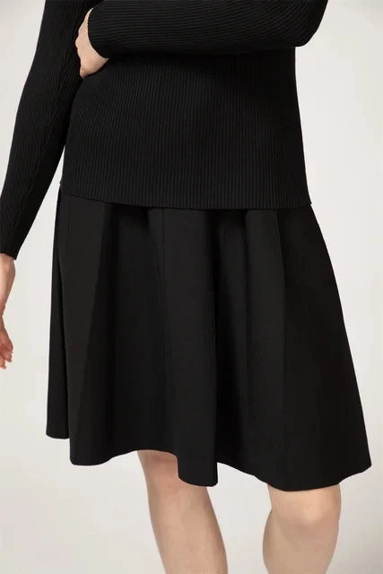 Falda tejida de algodón hasta la rodilla corte slim