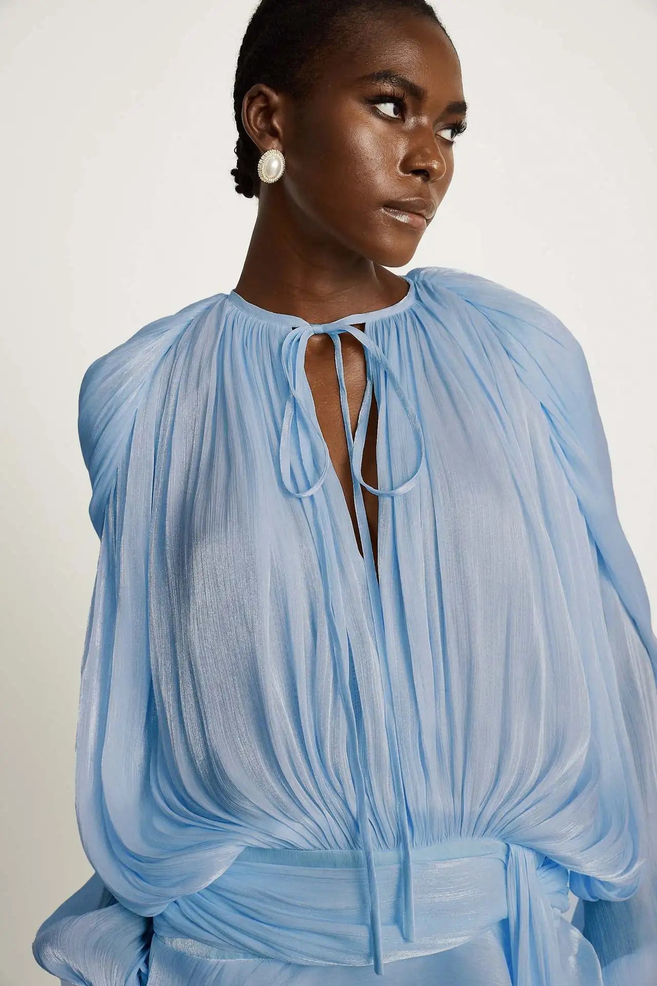 Vestido Corto Encaje Manga Puff Cuello V Holgado