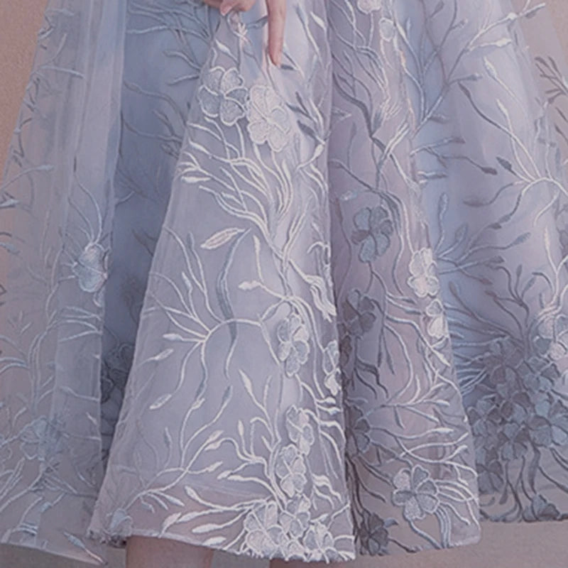 Vestido de Gala Floral Bordado Línea A Cuello Redondo