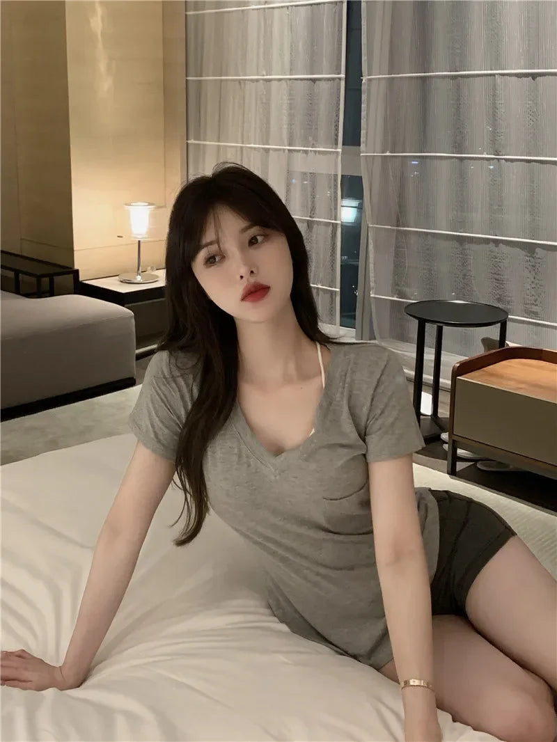 V-Neck T-Shirt - Irregular Hem Short Sleeve