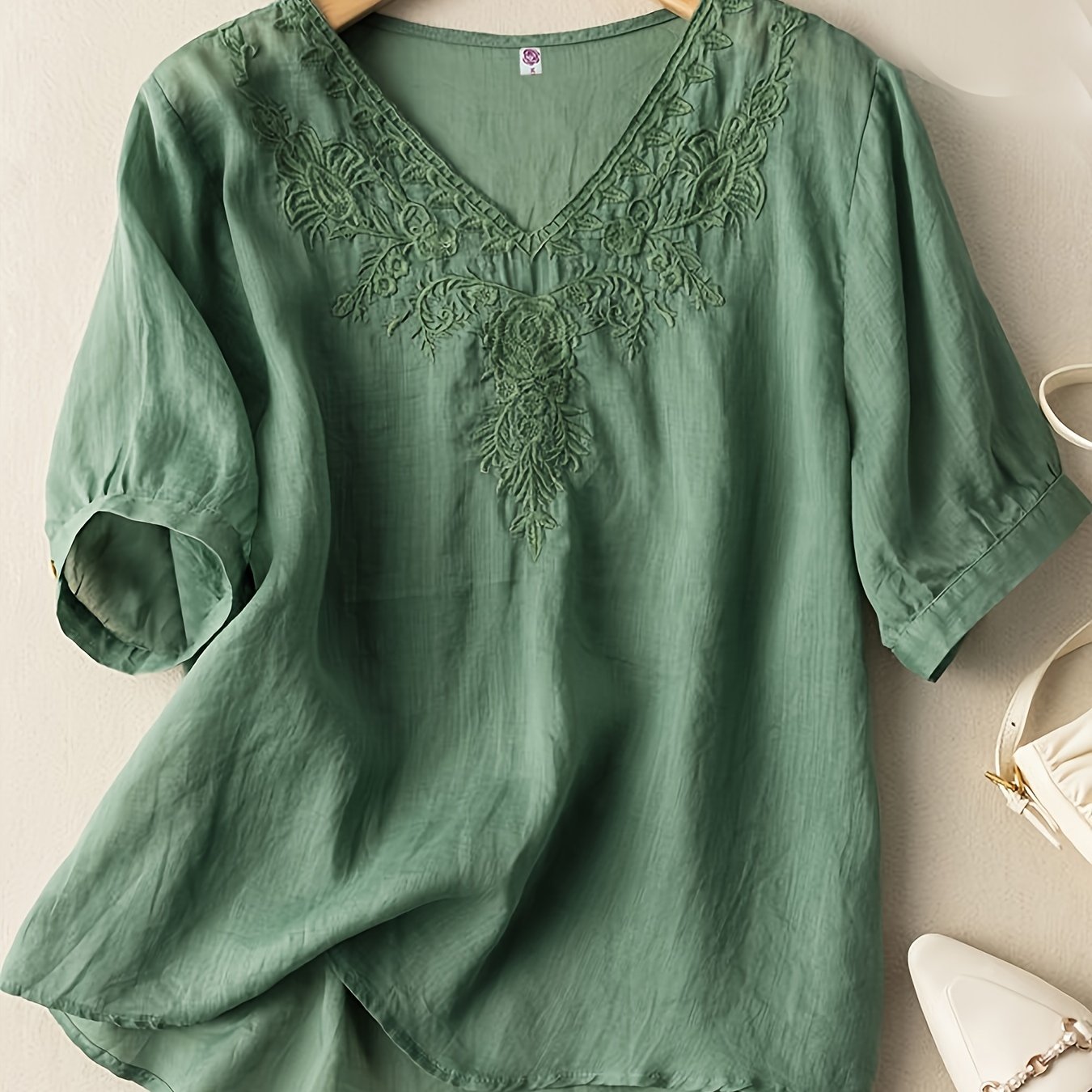 Polera Bordado Floral Escote V - Vintage Manga Corta Suelta